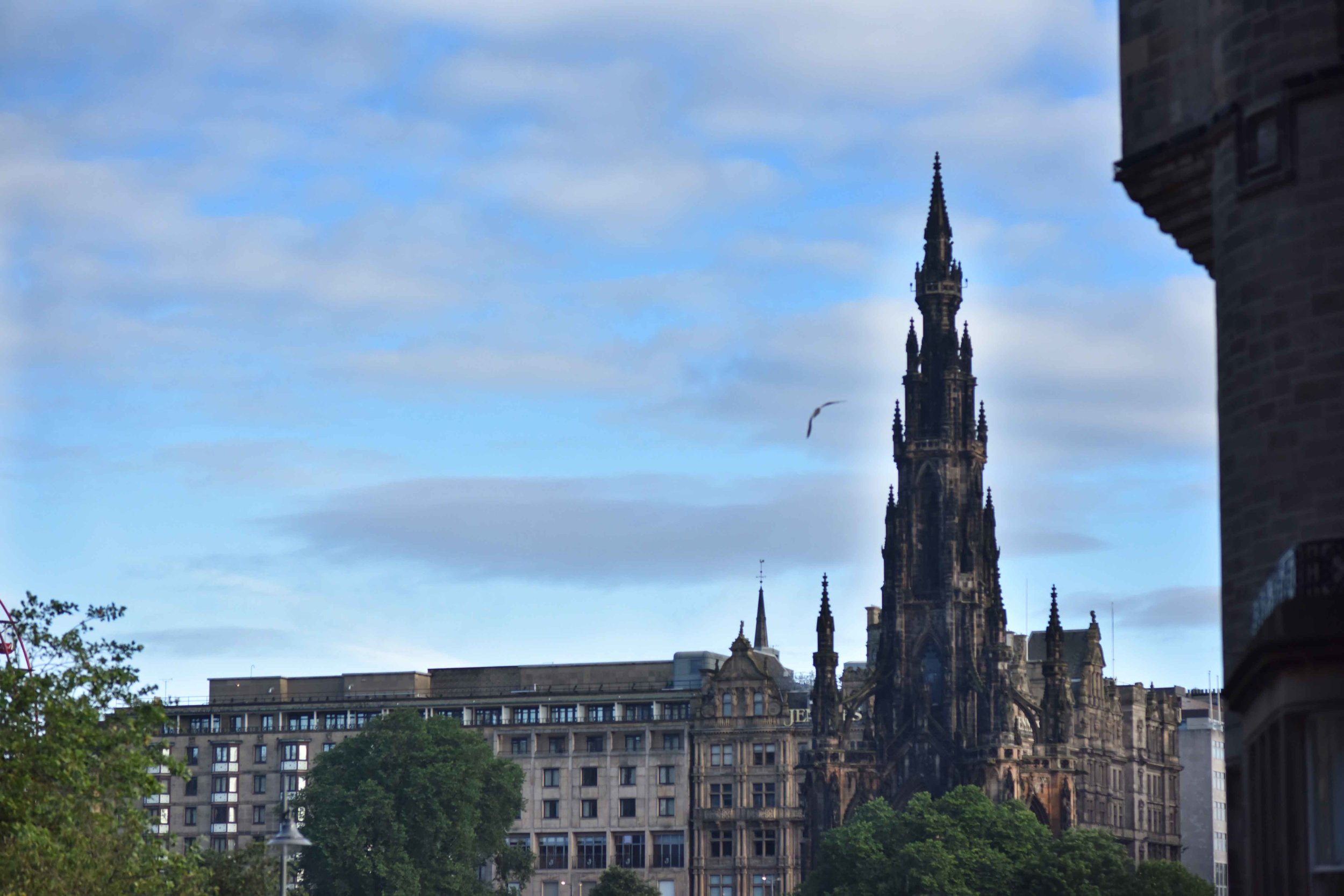 Old Town, Edinburgh, Scotland. Image©sourcingstyle.com
