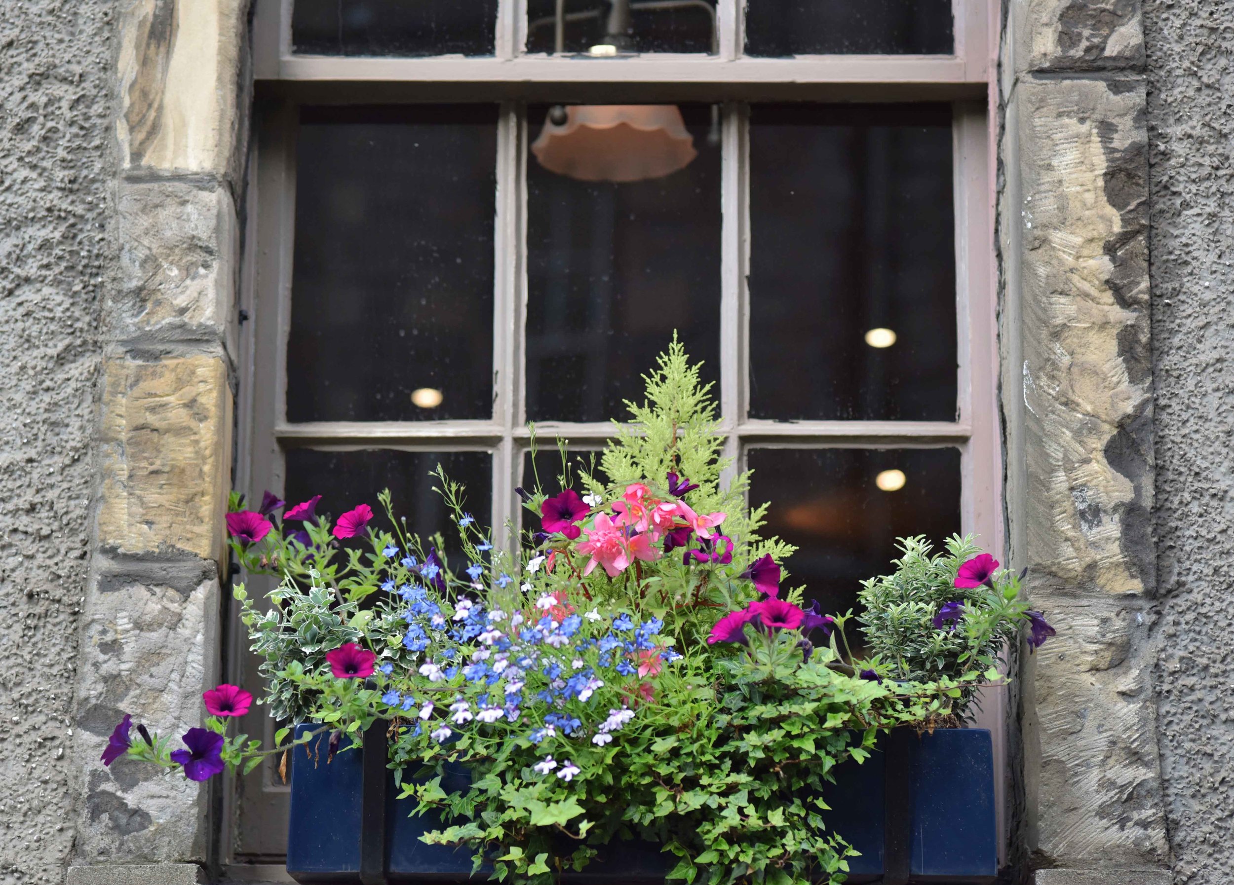 Old Town, Edinburgh, Scotland. Image©sourcingstyle.com