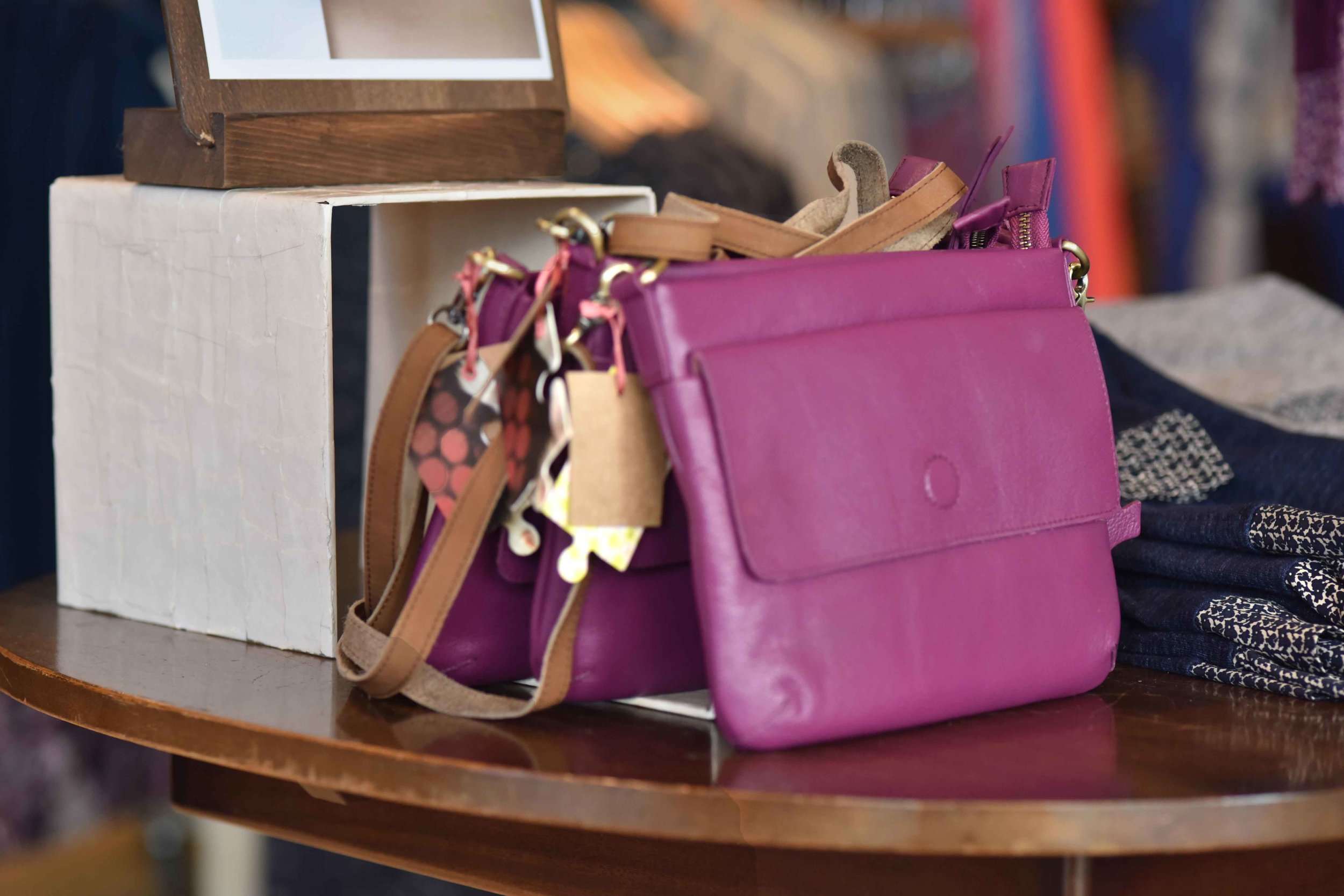 White Stuff crossbody bags. Image©sourcingstyle.com