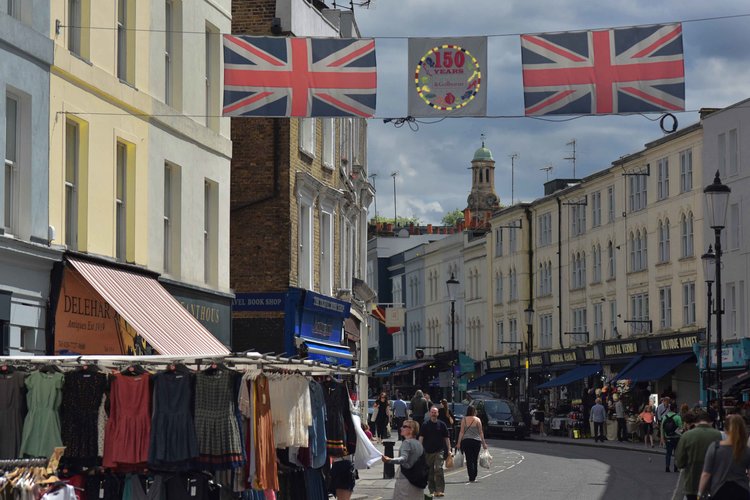 Notting Hill, Portobello Road, London. Image©sourcingstyle.com