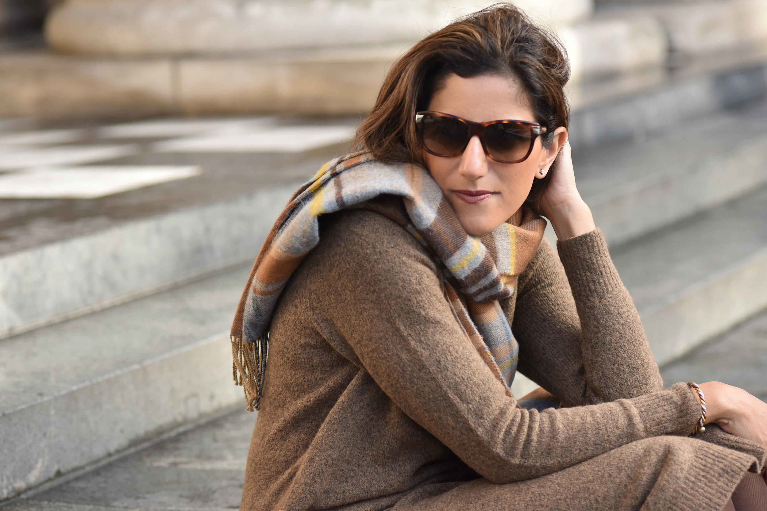 Marks & Spencer sweater dress, Marks & Spencer plaid scarf, Gucci sunglasses. Photo: Alizeh Latif. Image©sourcingstyle.com.