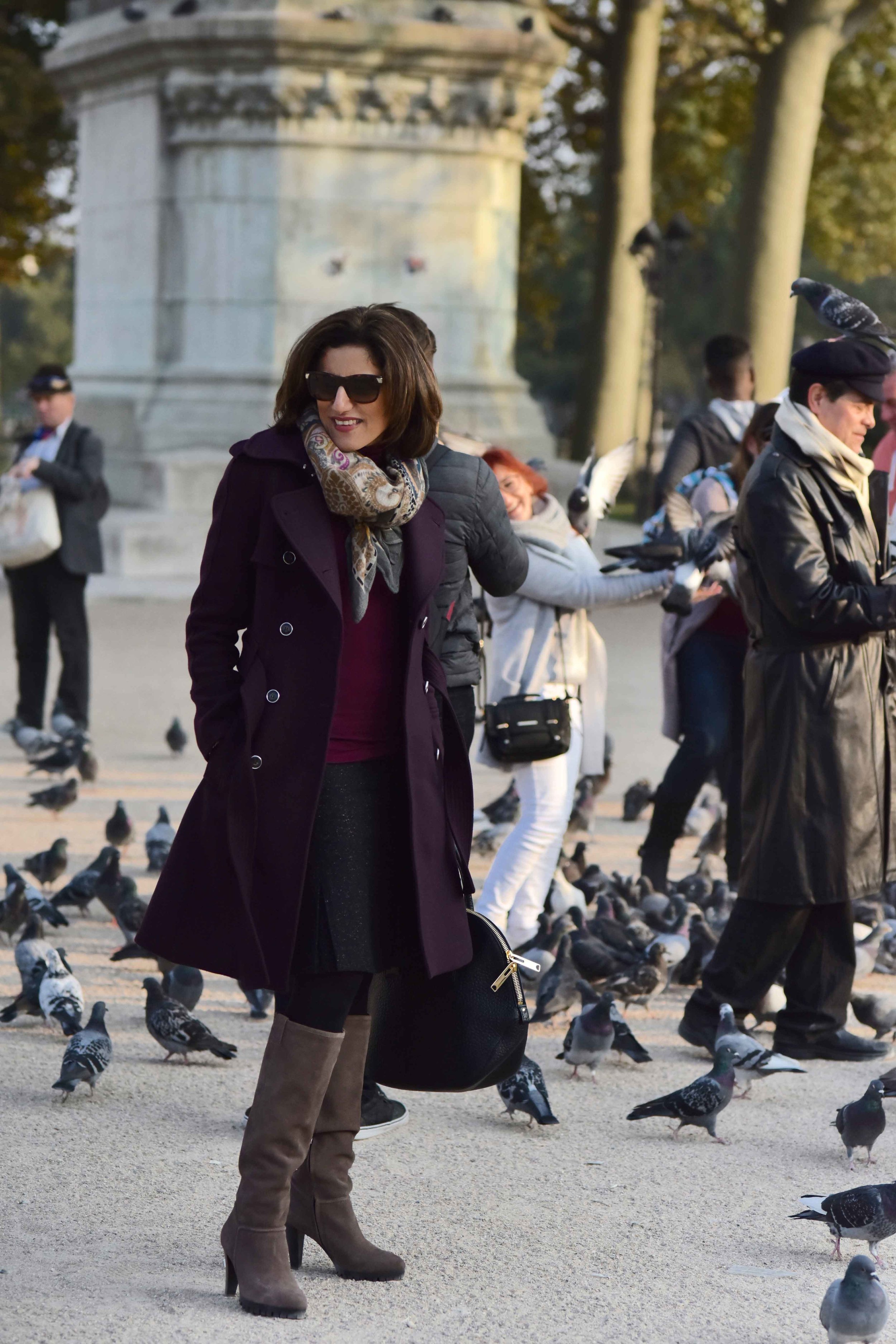 Karen Millen fall winter coat, Karen Millen boots, Burberry bag, Hallhuber scarf, Guccci sunglasses, Notre-Dame, Paris. Image©sourcingstyle.com