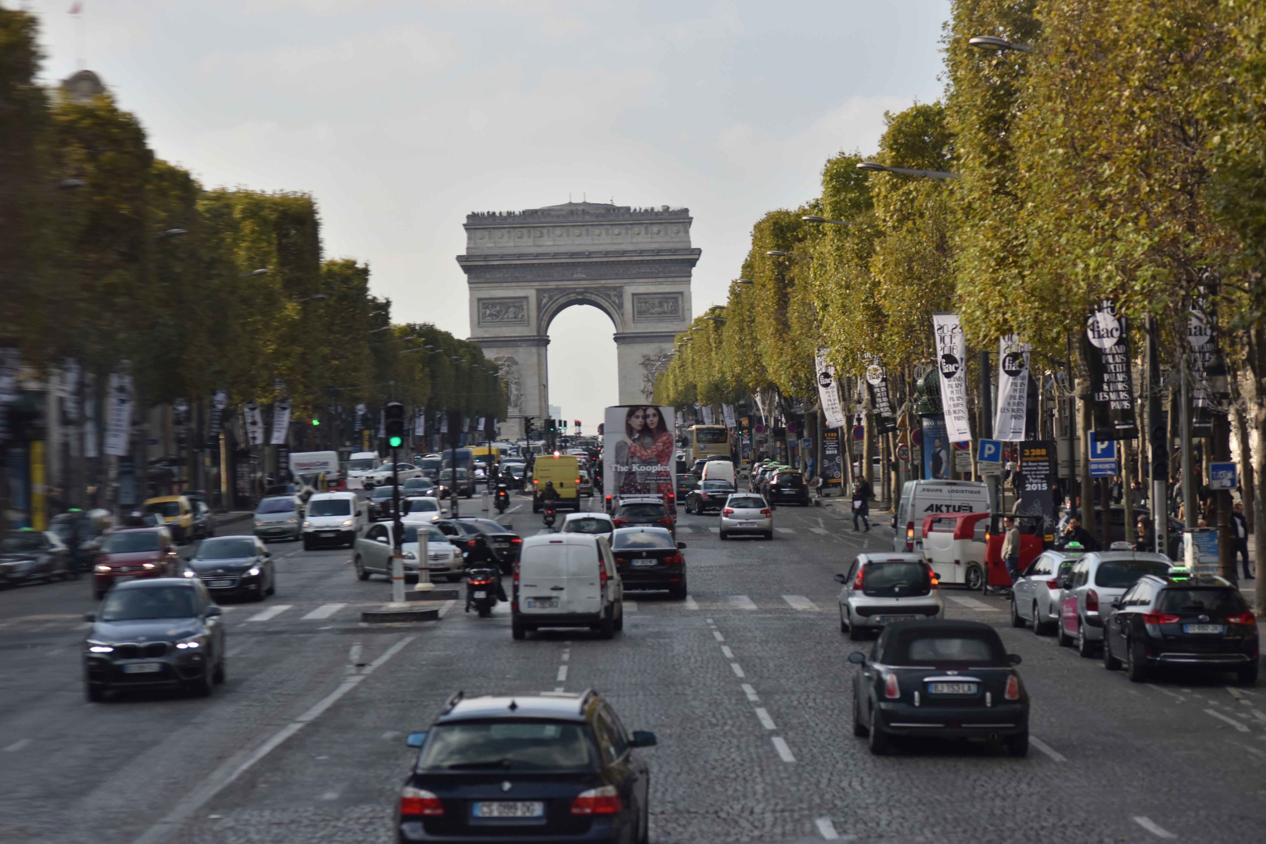 Arc de Triomphe, Paris. Photo: Nina Shaw. Image©sourcingstyle.com