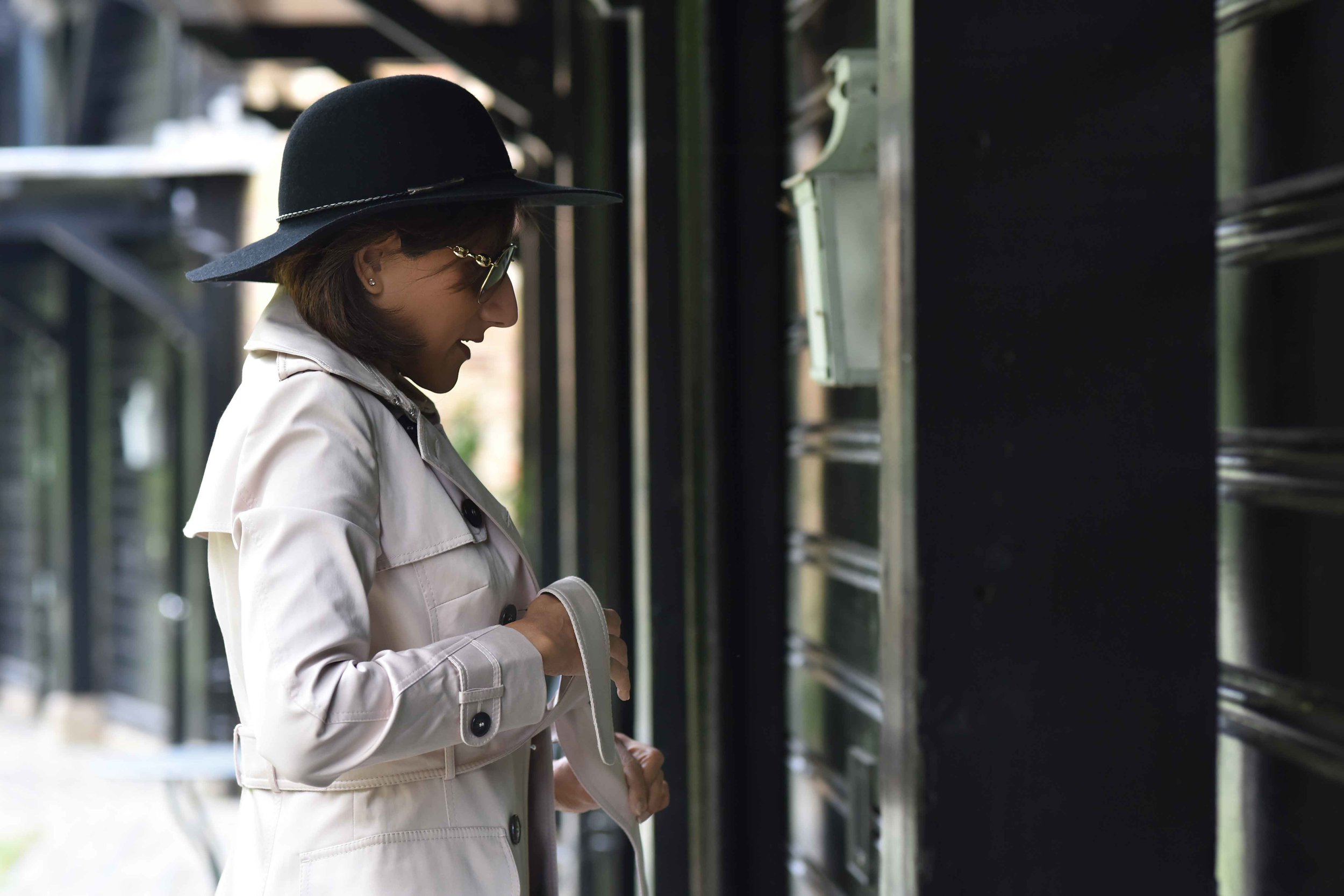 Karen Millen trench coat, Coworth Park hotel and spa, Dorchester Collection, Ascot, UK. Image©sourcingstyle.com