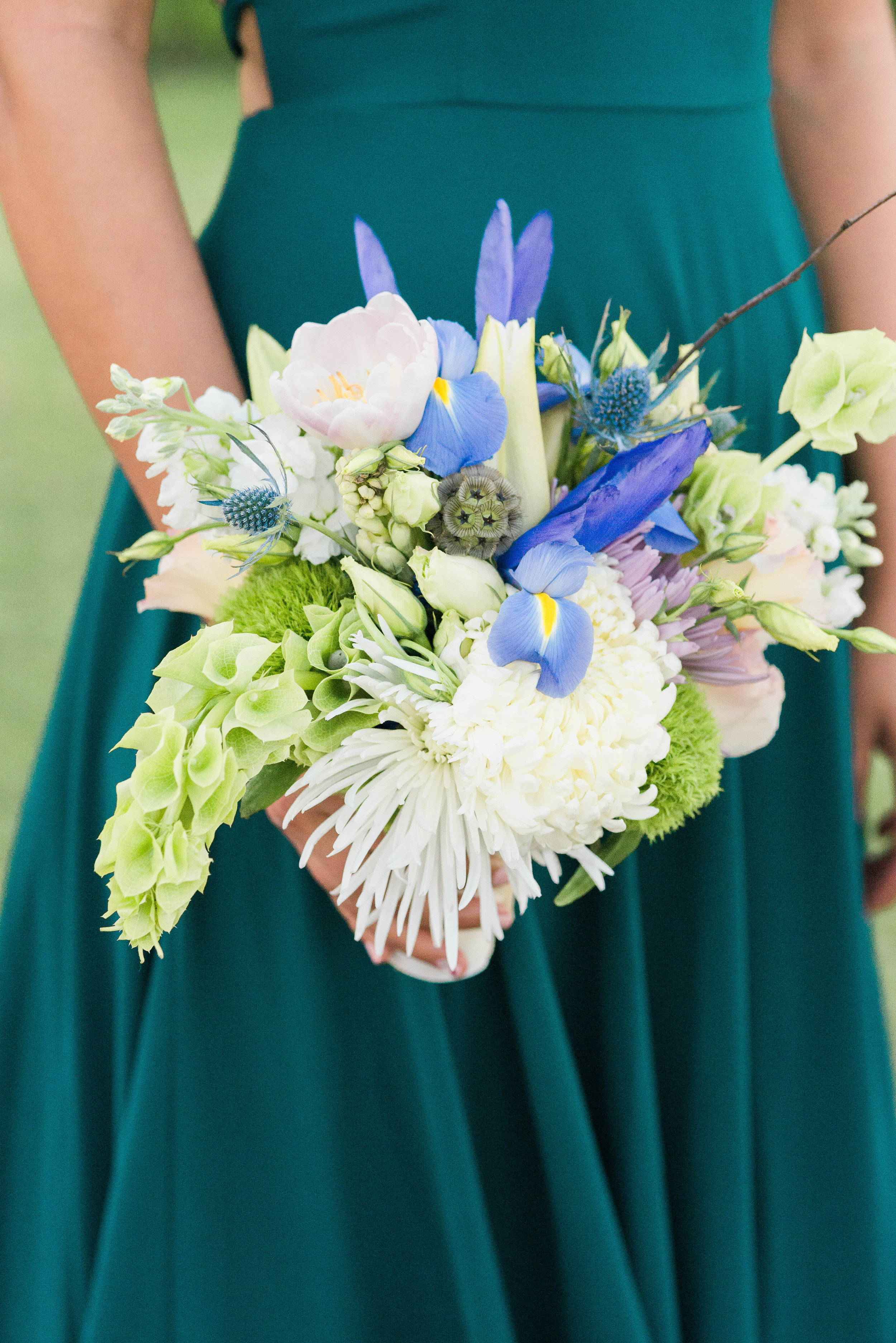 riverside-southern-california-wedding-photographer-ica-images-green-bouquet