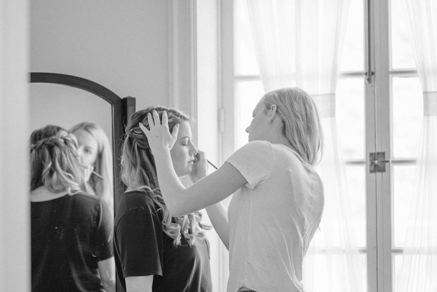 classic-romantic-wedding-maryland-photographer-strong-mansion-makeup-artist