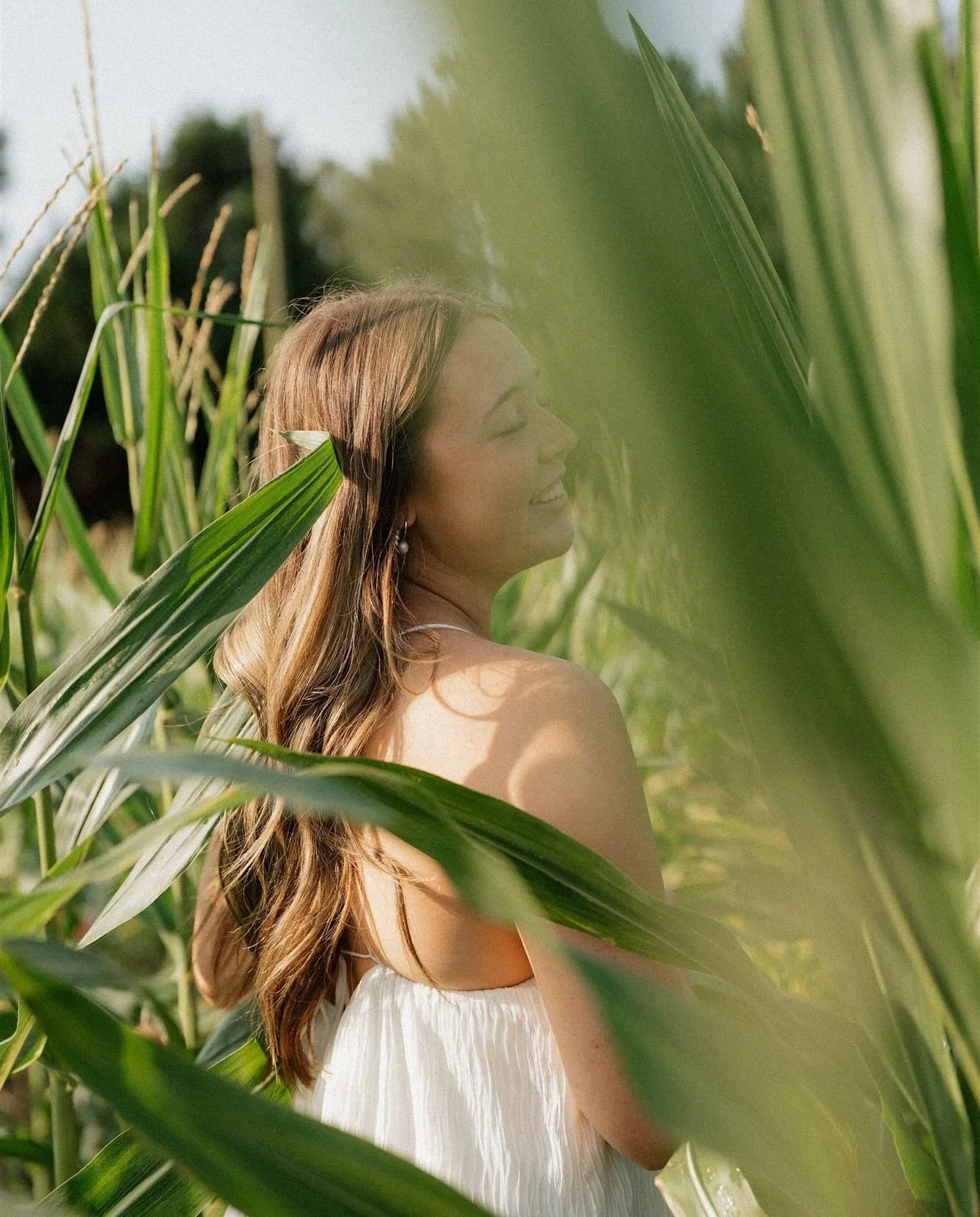 Dennilynn ✨ one of my beautiful seniors this year. We had weird weather and had to do a morning session at my parent&rsquo;s property but these turned out even better than I ever imagined at sunset. Something about pretty morning light!