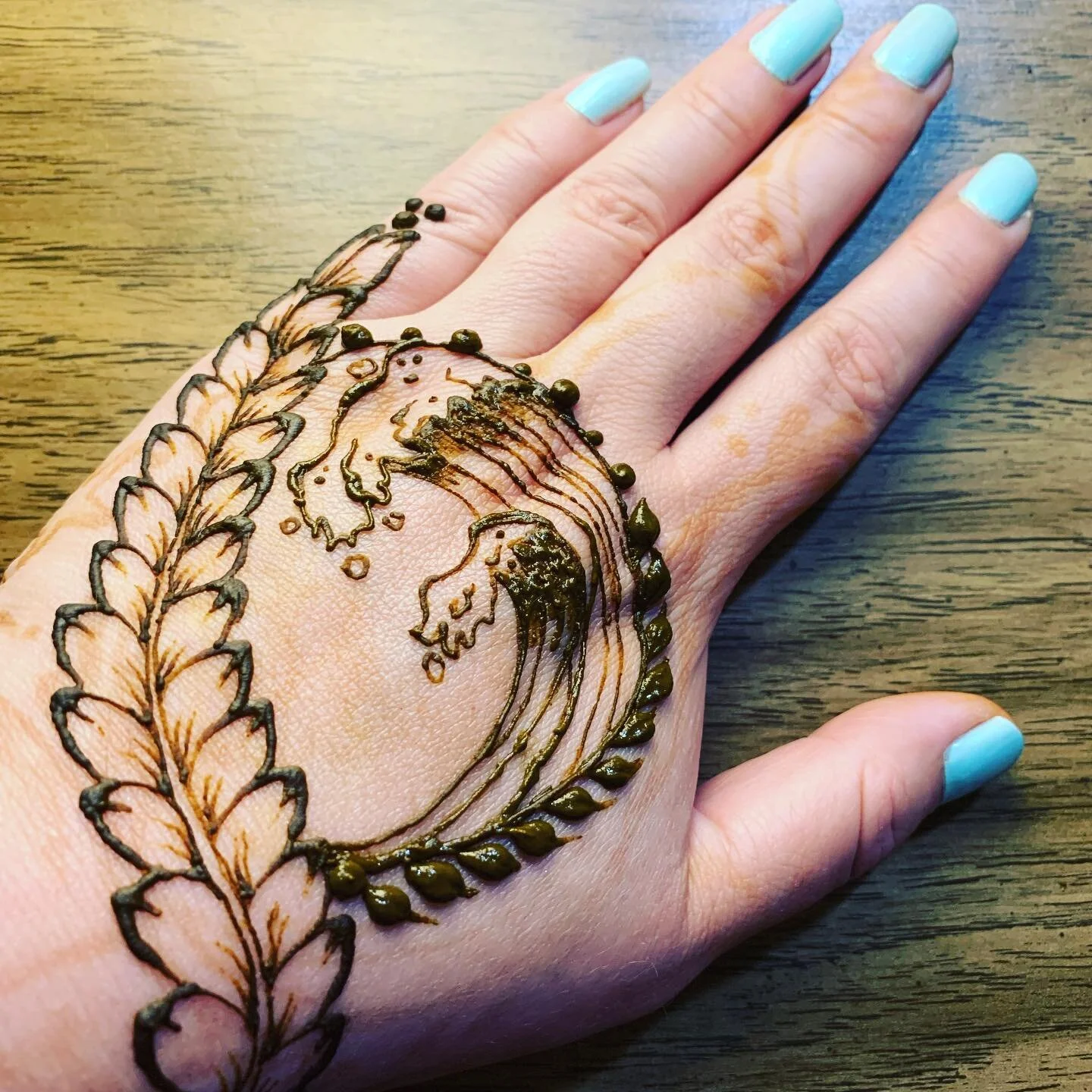 My motivation to start doing henna again was being on the open sea after being apart for so long. I missed #worldoceansday so this can be a dedication to that. Here&rsquo;s to many more sea henna! #henna #hennadesigns #sea