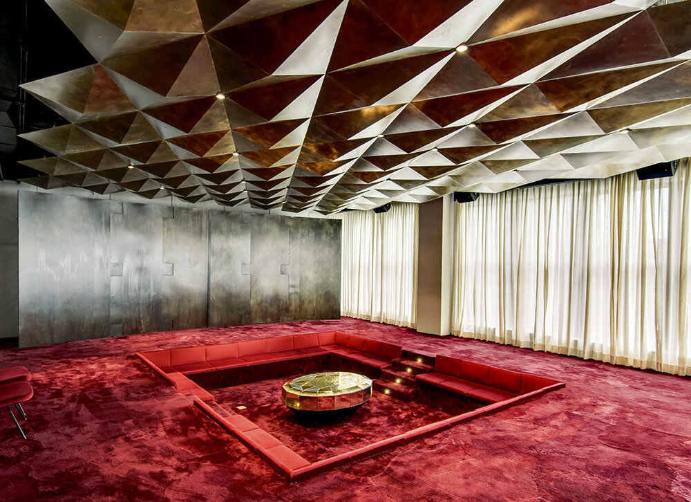 []+bluarch_Spring+Place_6th+floor_sunken+living+room_01.jpg