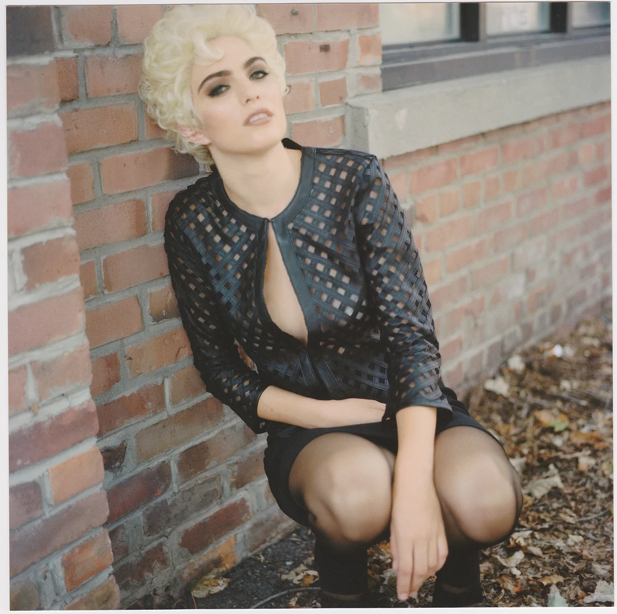 BEING-LINDA-31-look4.jpg