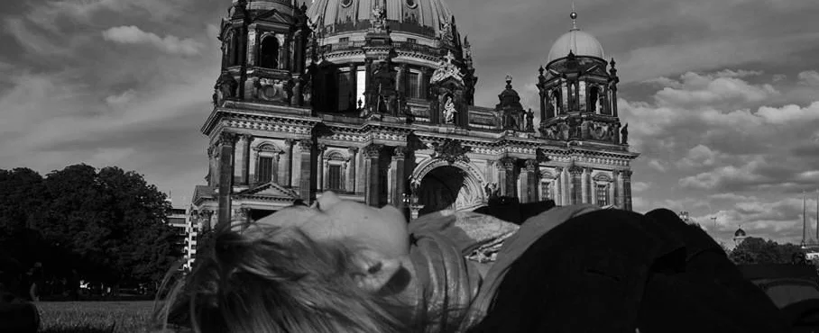 about me_balck and white.jpg