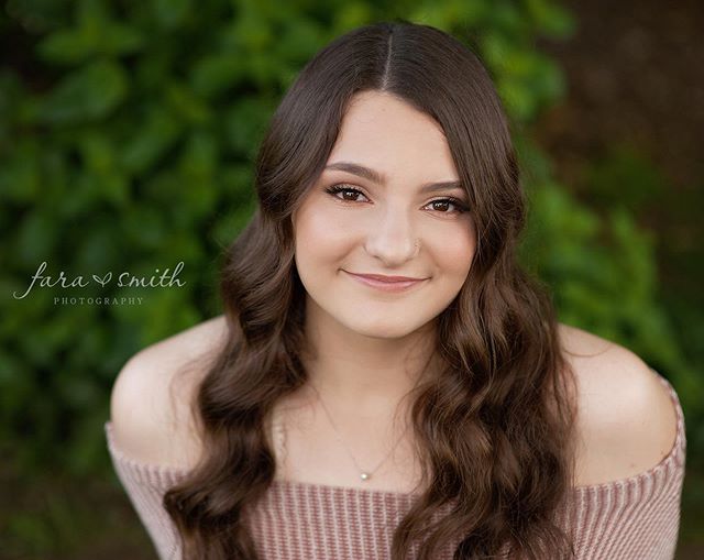 This girl rocked her senior portrait session! Hair and makeup by @polishandpout #farasmithphotography #spring #seniorpics #seniorpictures #lincolnhighschool #rocklinhighschool #rosevillehighschool #delorohighschool #whitneyhighschool #classof2019 #cl