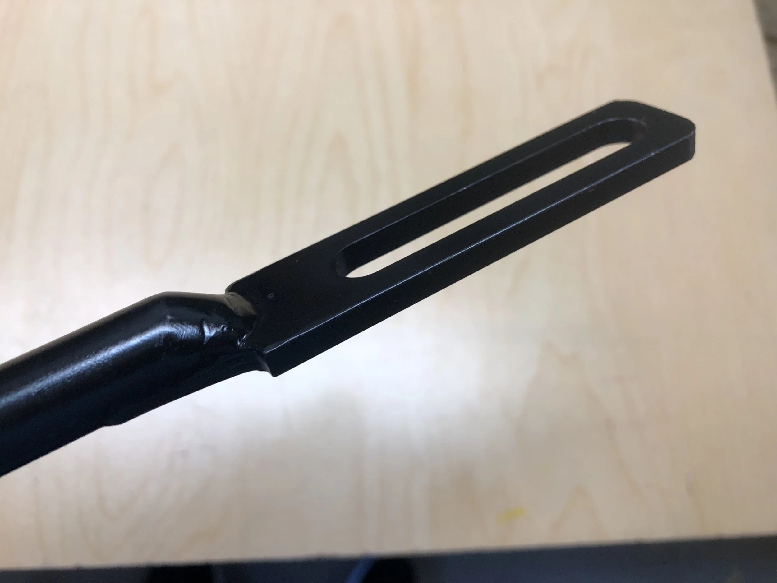 70-71 Torino toploader rev lockout rod adj end.jpg