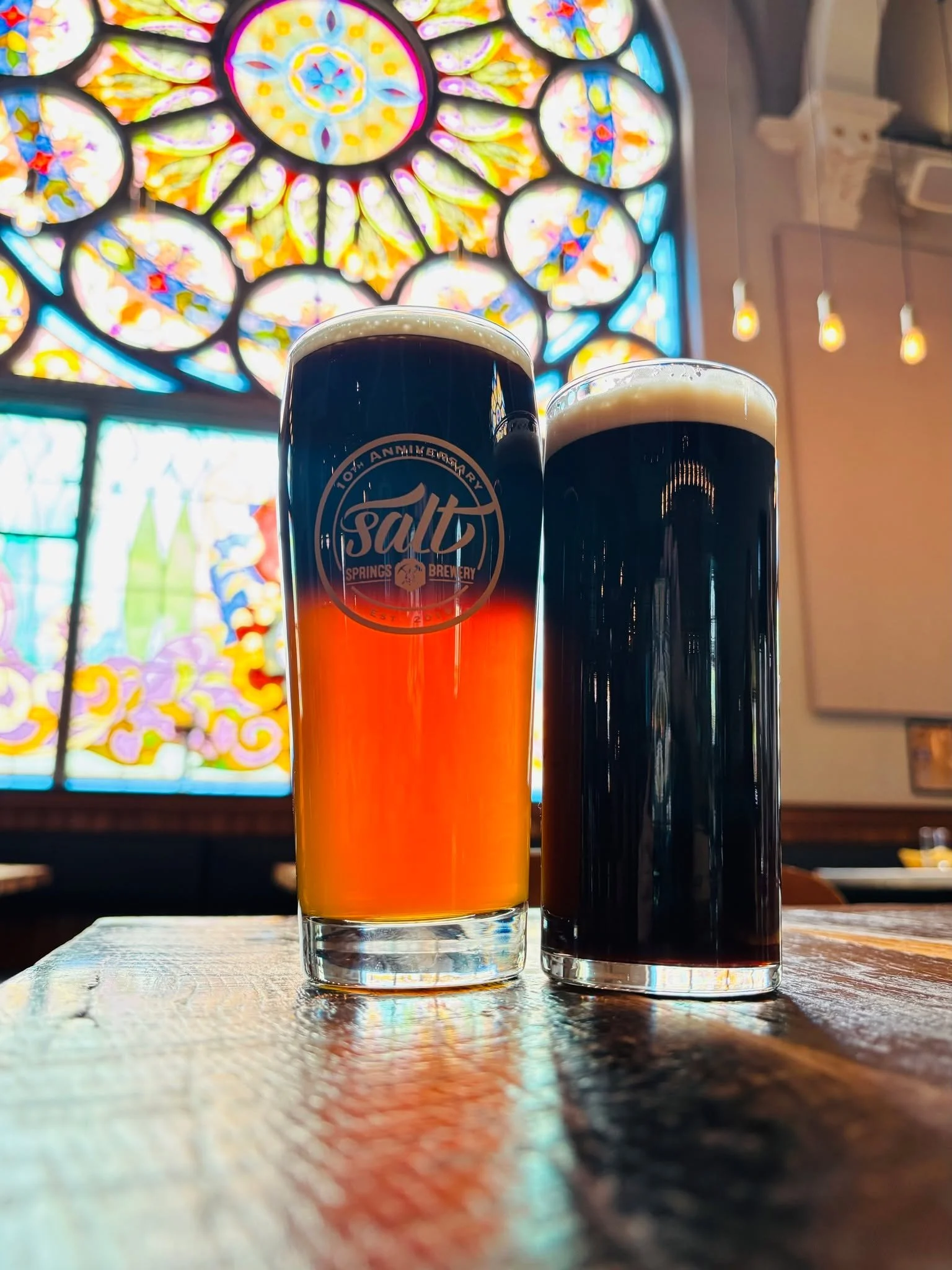Come out tonight to Salt Springs Brewery and treat yourself to one of our *Best Black &amp; Tans* 🍻

Perfectly layered, smooth, and seriously satisfying&mdash;this is the kind of pour you don&rsquo;t want to miss. Grab your friends, grab a seat, and