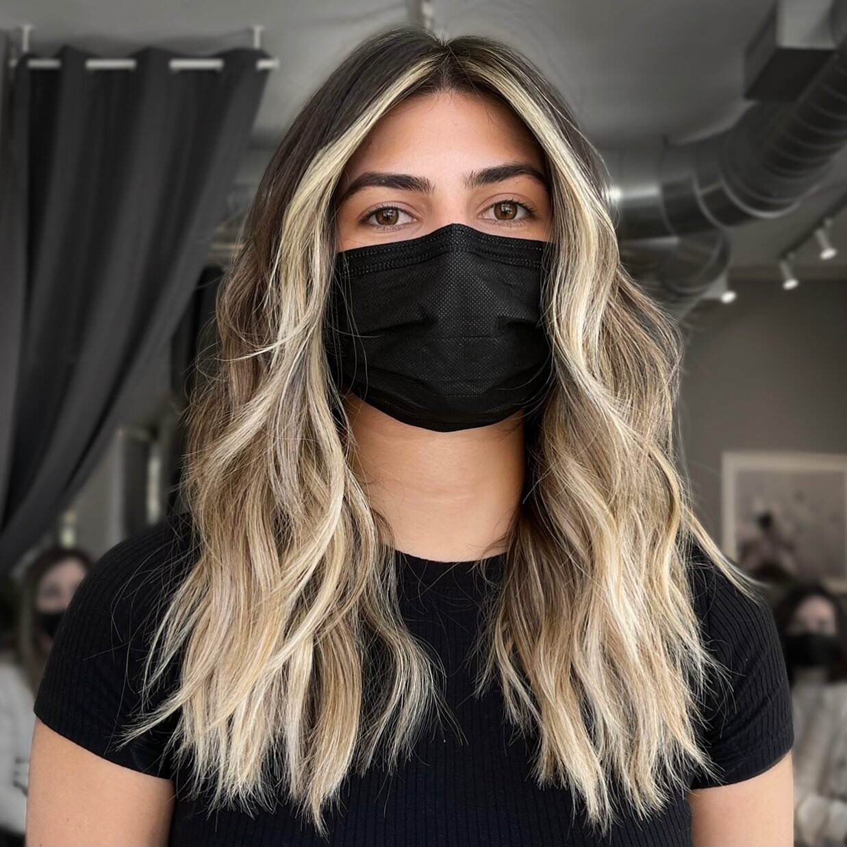 Results from my Summer Blonde Class last week! ⁣
⁣
Head over to @thebobbymackcollective for upcoming classes, tips and weekly blog posts! 🙌🏼⁣
⁣
Services: Color Combination, Olaplex &amp; Haircut⁣
Stylist: @itsbobbymack ⁣
Cost: $350⁣
Duration: 3 hou