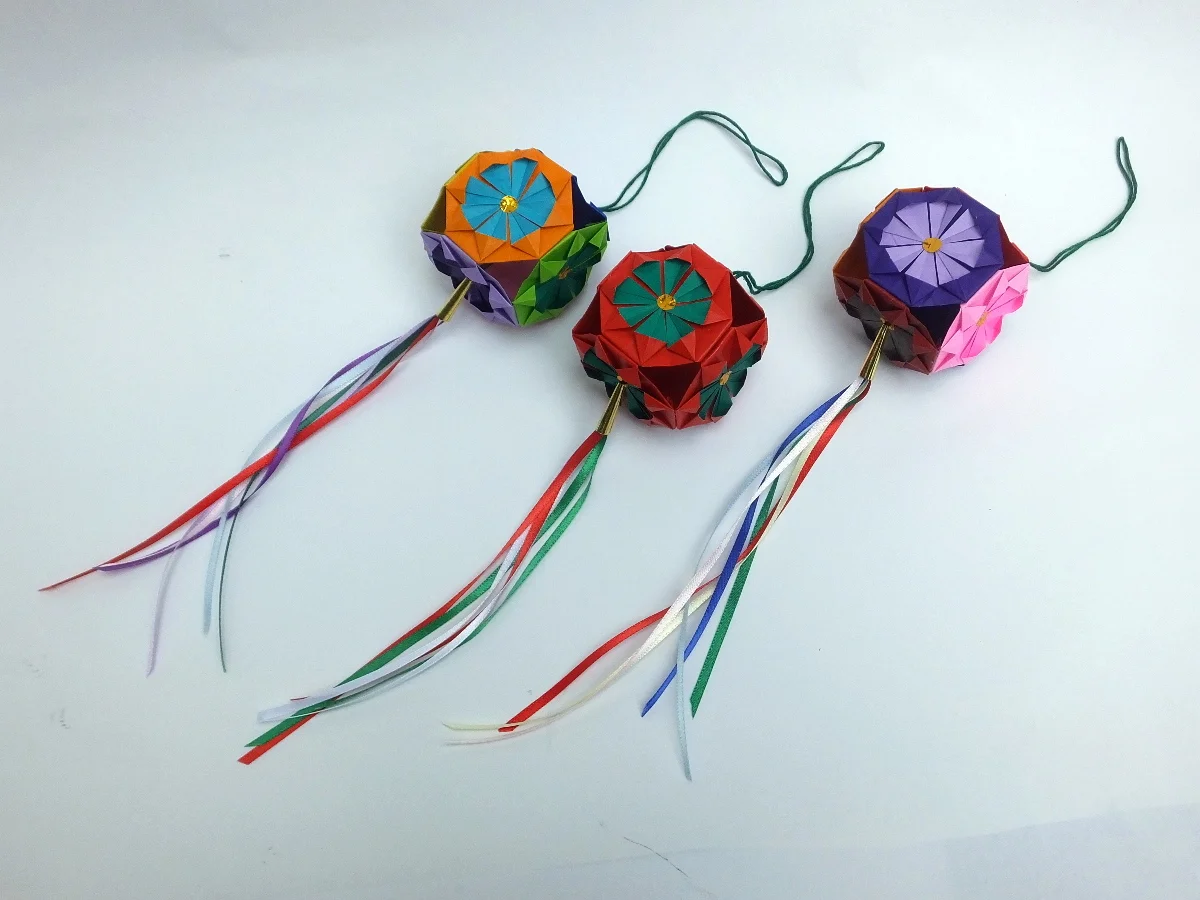 Chrysanthemum Kusudama