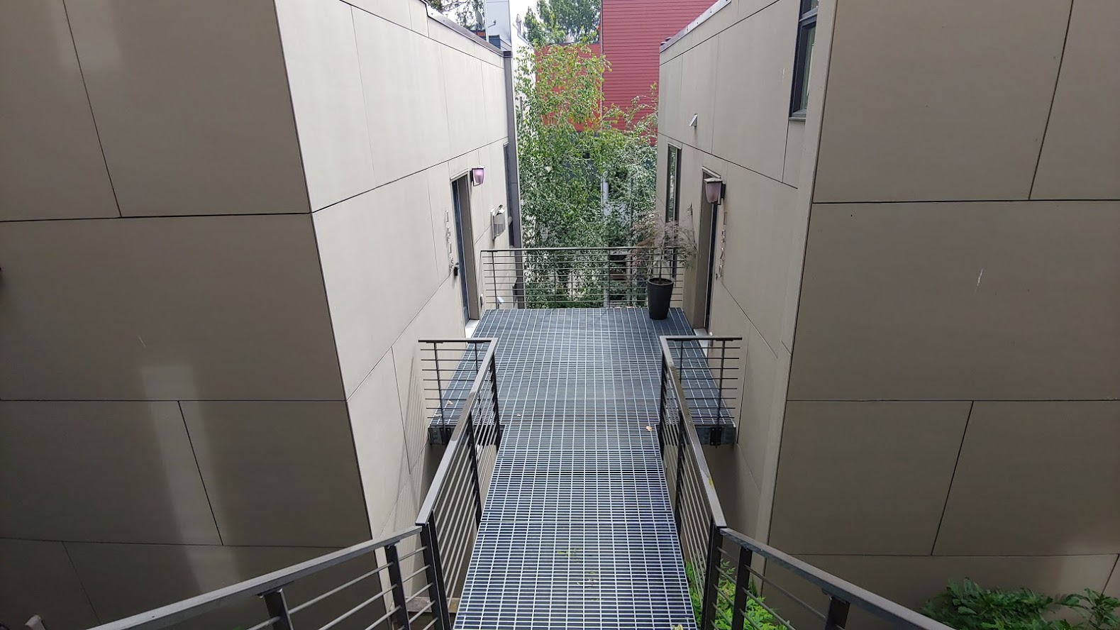 Here’s the walking path leading to the other 2 houses in the back