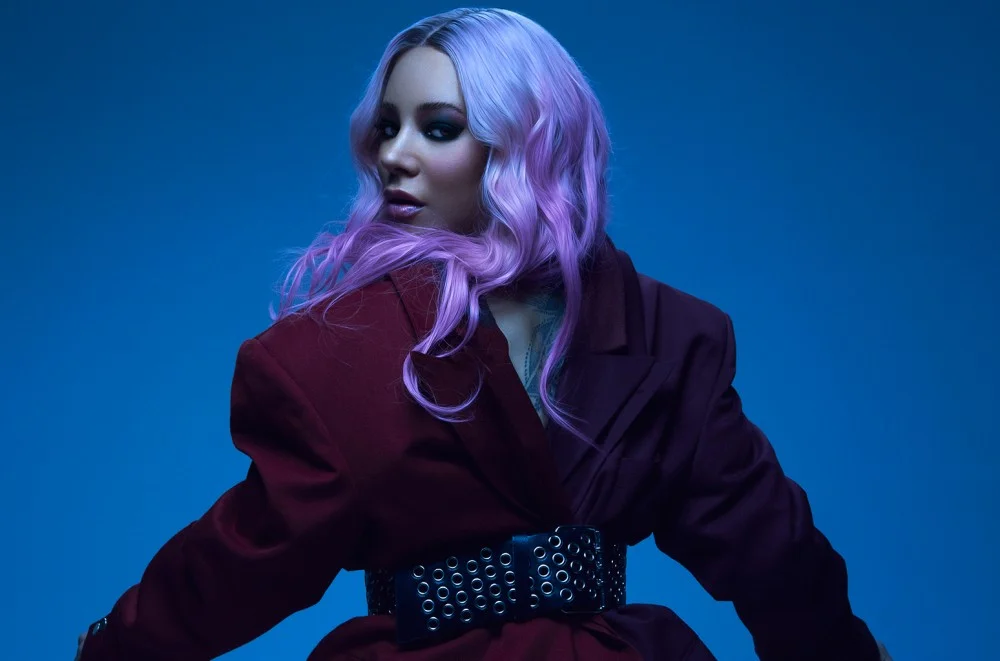 Munroe Bergdorf Calls for a Kindr Grindr