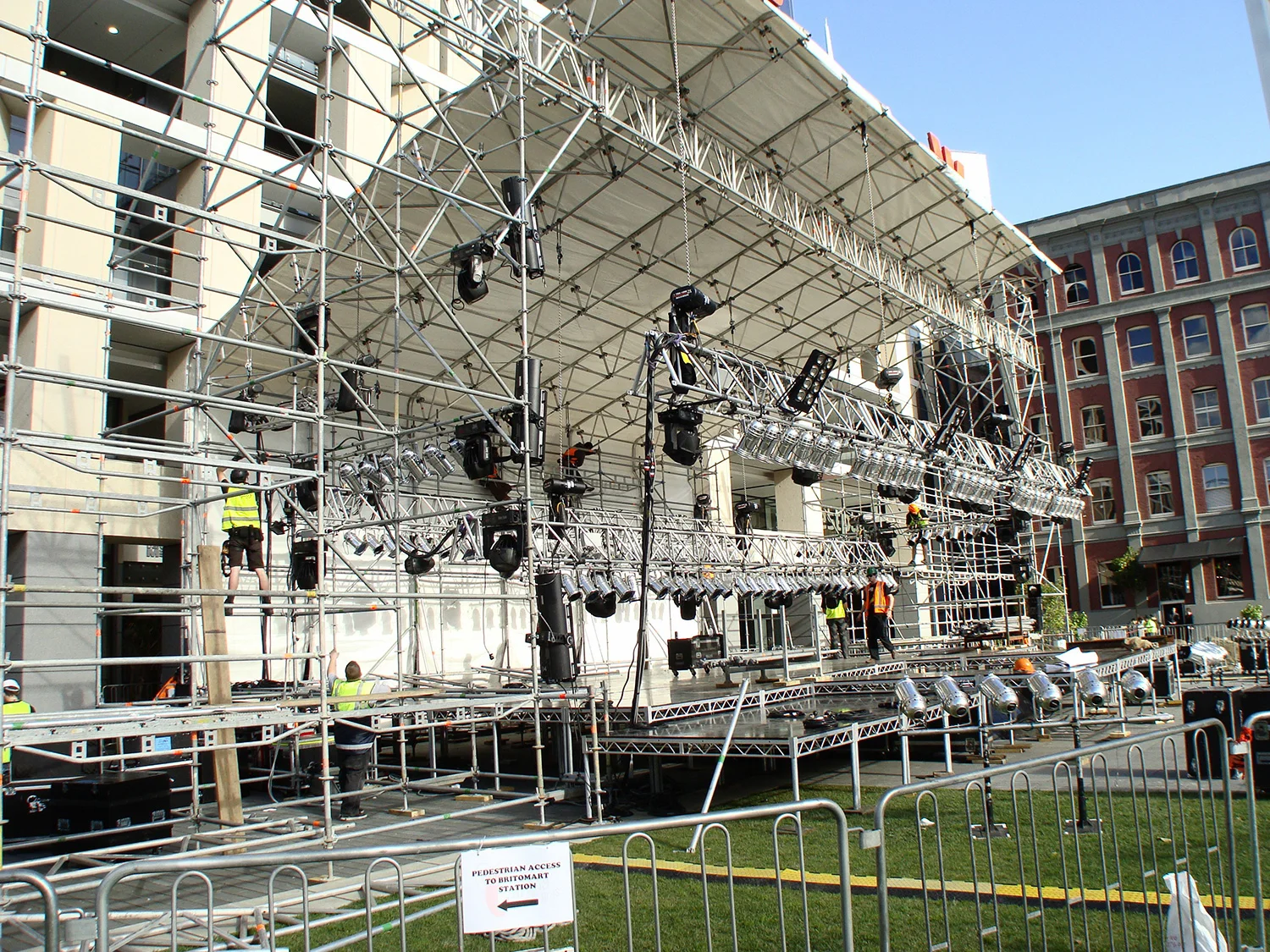 Takutai Square Britomart – Mika Concert