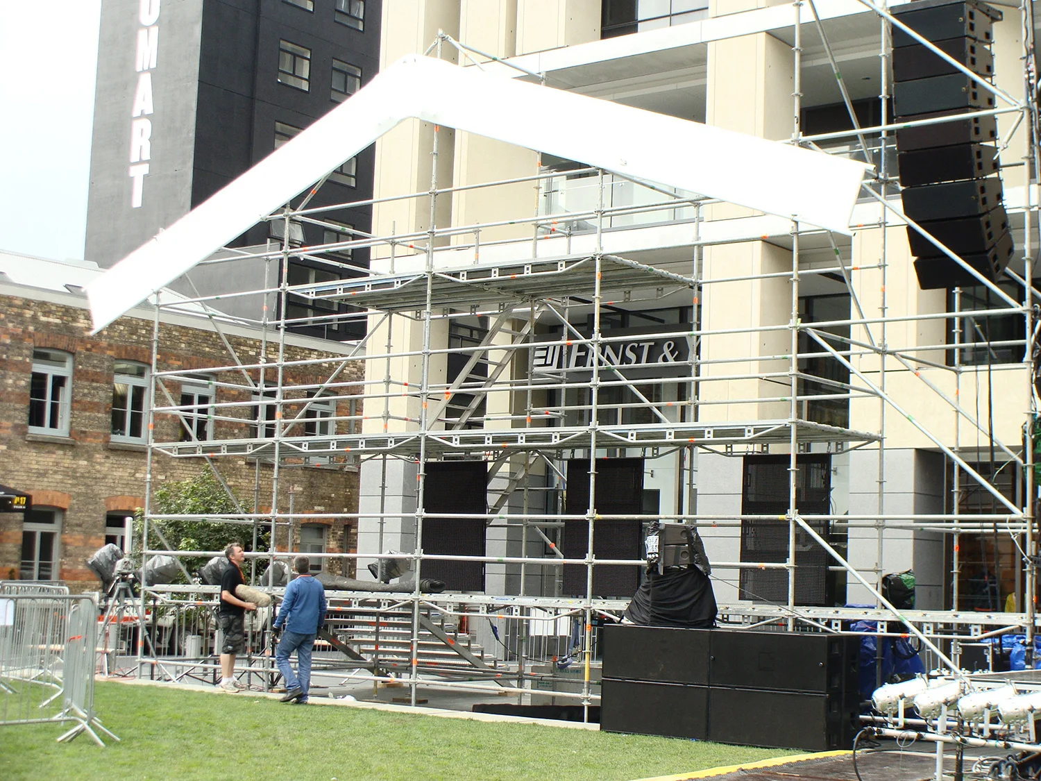 Takutai Square Britomart – Mika Concert