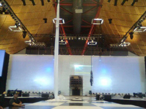 Scaffold and Shrinkwrap Wall for Projection
