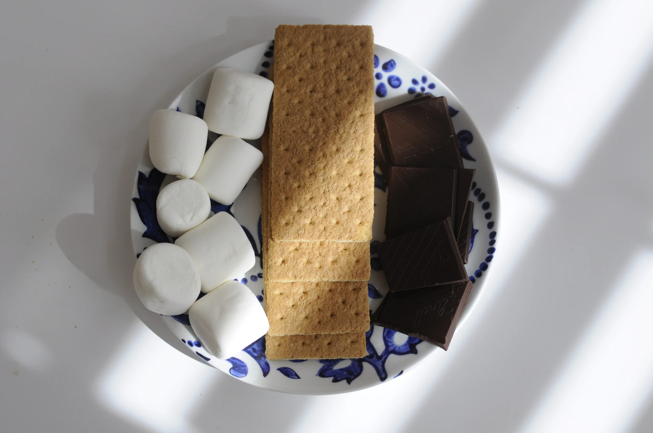 s'mores pops