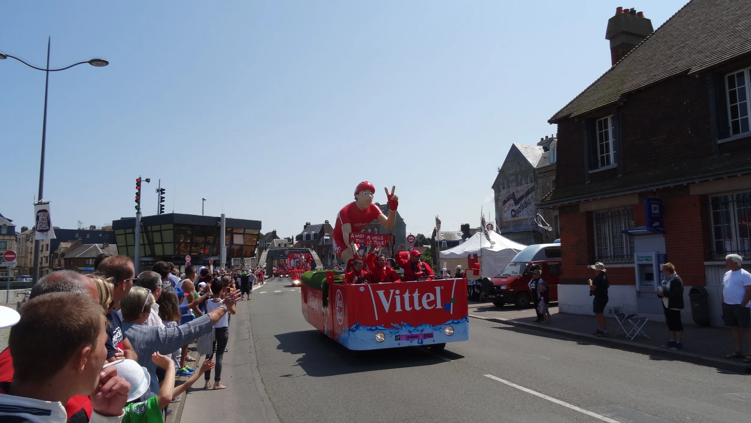 Le tour festivities. 