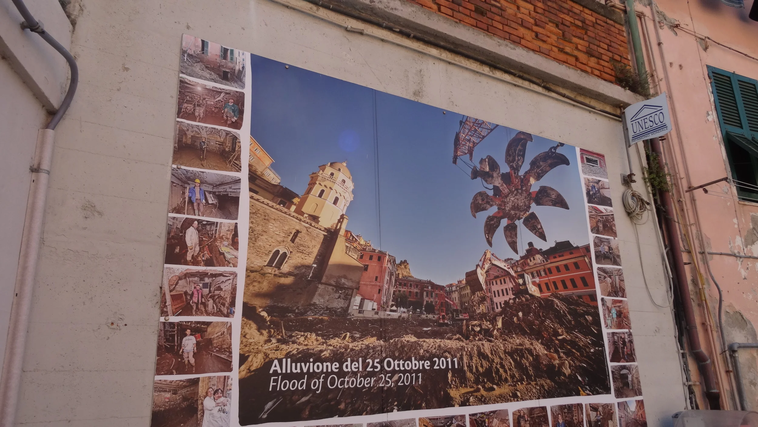 Pictures and faces of the flood that hit Vernazza in 2011. 