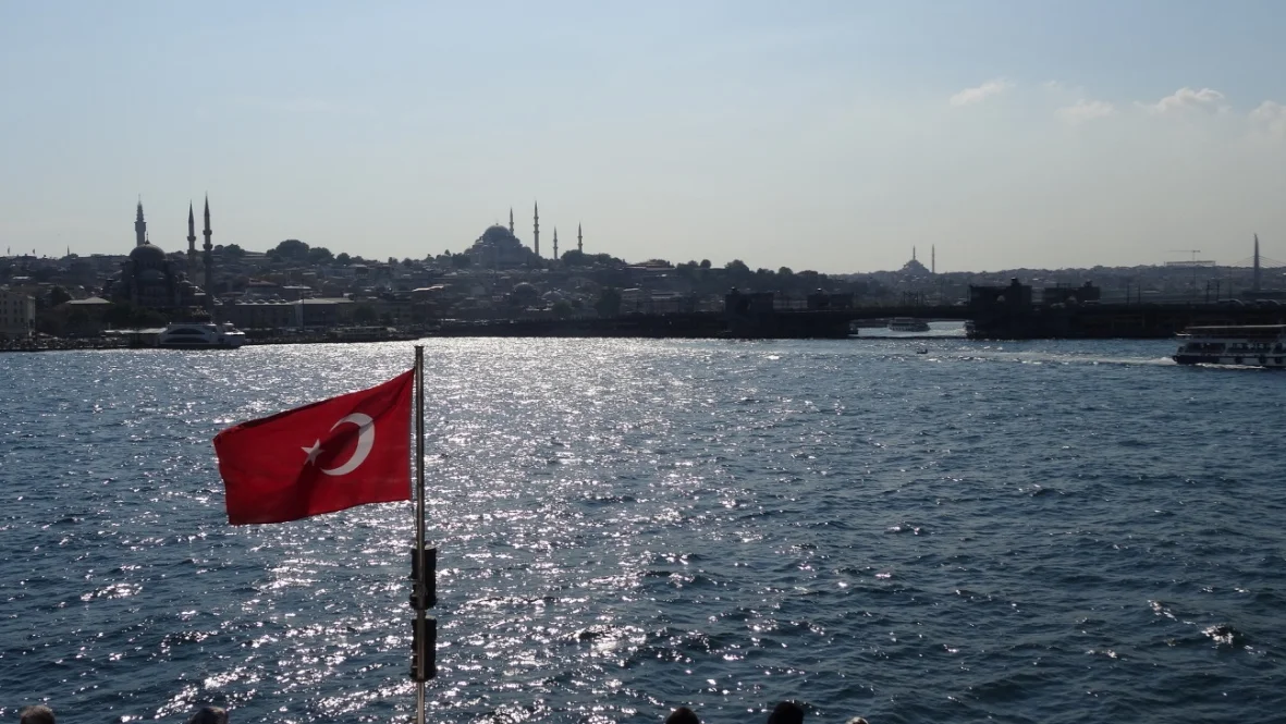 Ferry ride on the Bosphorus from Üsküdar to Eminönü. The ferries are one of many ways to get around this large city. Others include: marmaray (under ground metro Asia/Europe), metro, light rail, metro bus, bus, dolmus, taxi. 