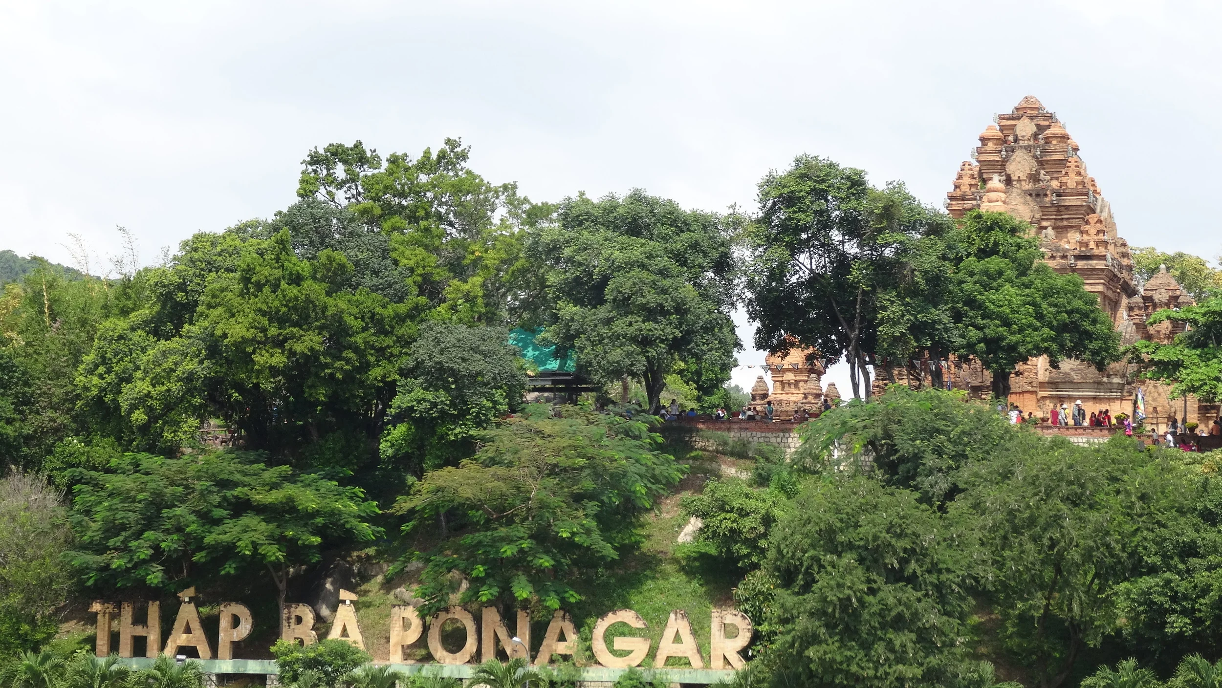 Po Nagar hindu temple. 
