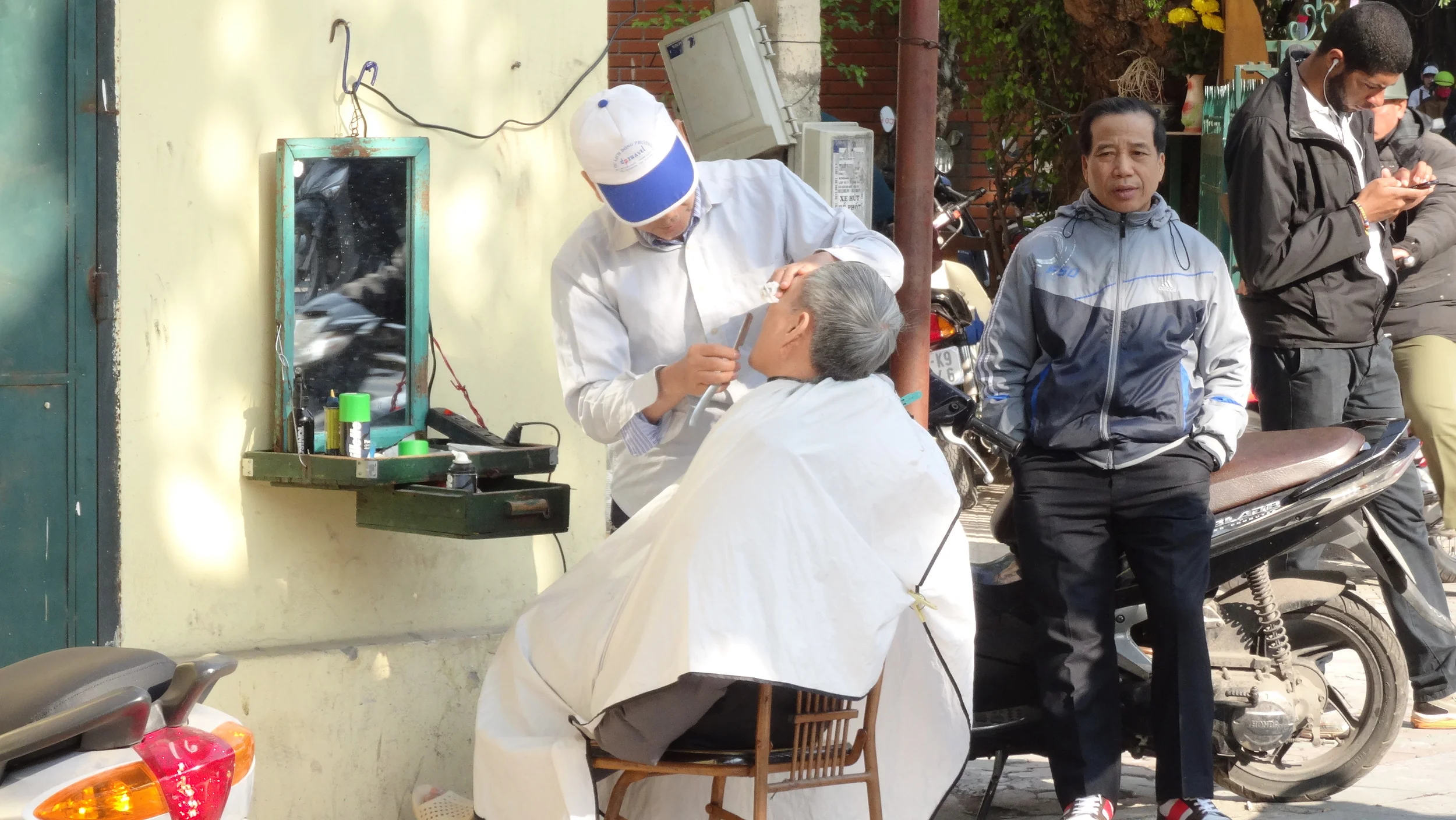 Hanoi barber. 
