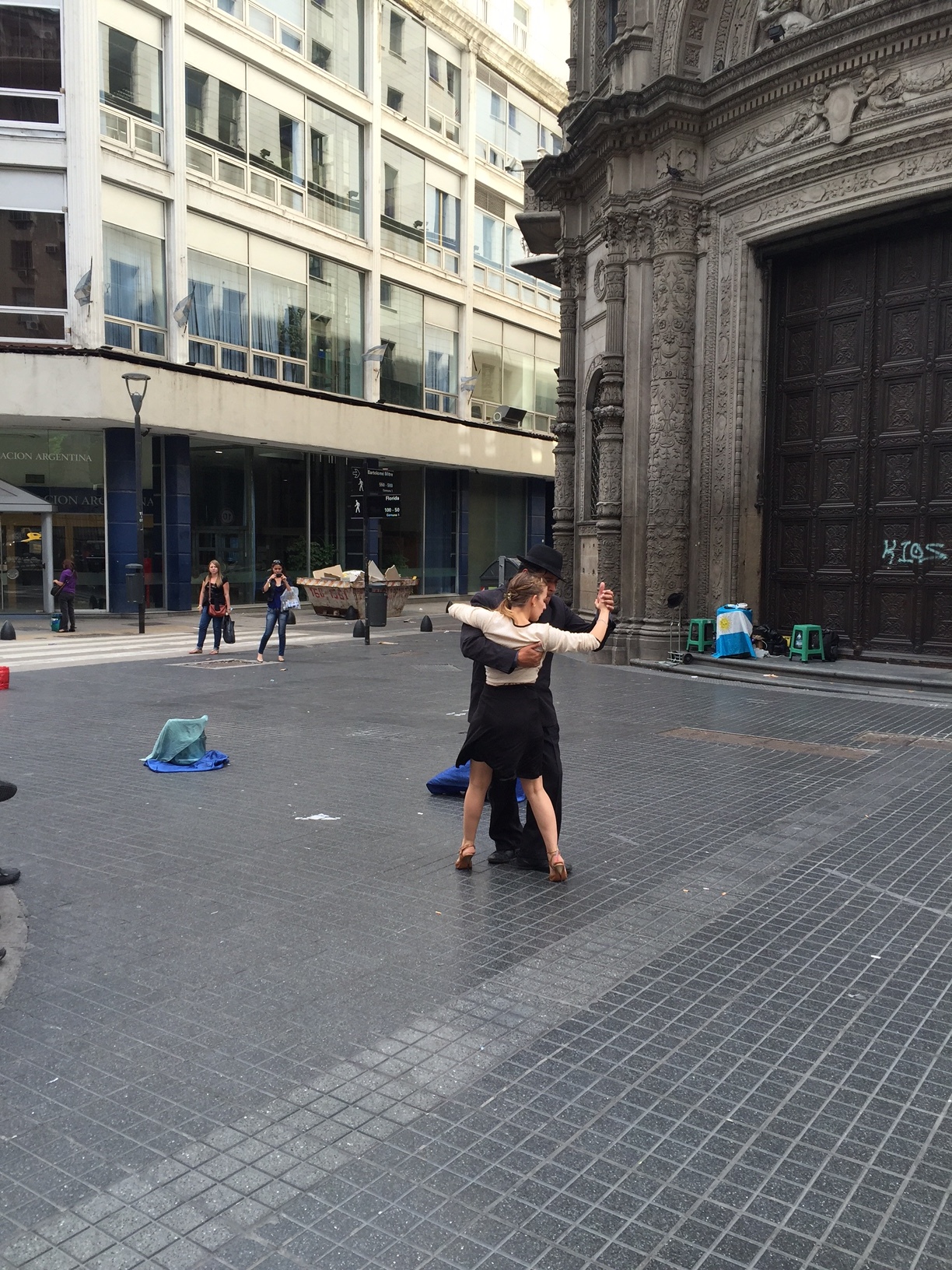 I was determined to go to a tango show, that is before I realized you could find street performers in just about every neighborhood in Buenos Aires. It's fun to sit and watch people so passionate about their craft. 