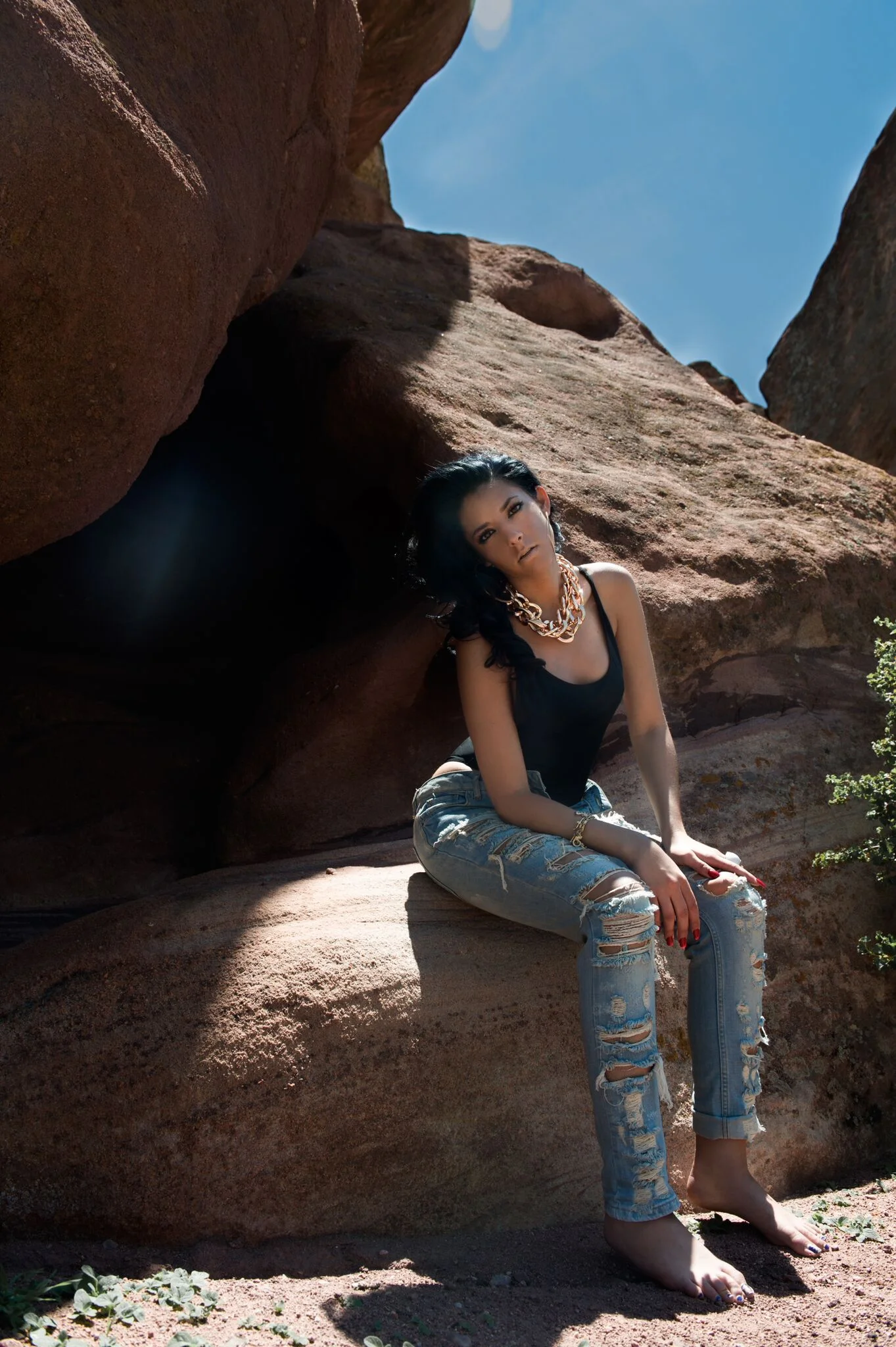  Distressed denim look by Pull &amp; Bear via Autumn Paciorek photography.    