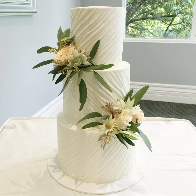 9"/7"/5" Naked starts from: $450+GST Buttercream starts from: $485+GST Fondant starts from: $495+GST Tea & Coffee Serves: 110-120 Dessert Serves: 55-60
