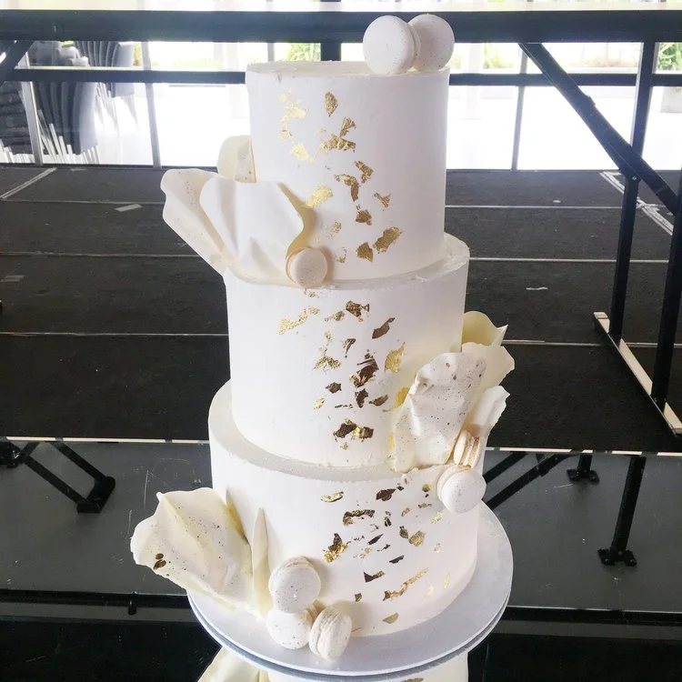11"/9"/7" Naked starts from: $480+GST Buttercream starts from: $505+GST Fondant starts from: $515+GST Tea & Coffee Serves: 180-190 Dessert Serves: 90-95