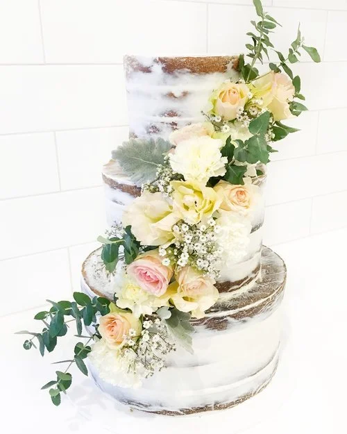 12"/9"/6" Naked starts from: $510+GST Buttercream starts from: $525+GST Fondant starts from: $535+GST Tea & Coffee Serves: 200-210 Dessert Serves: 100-105