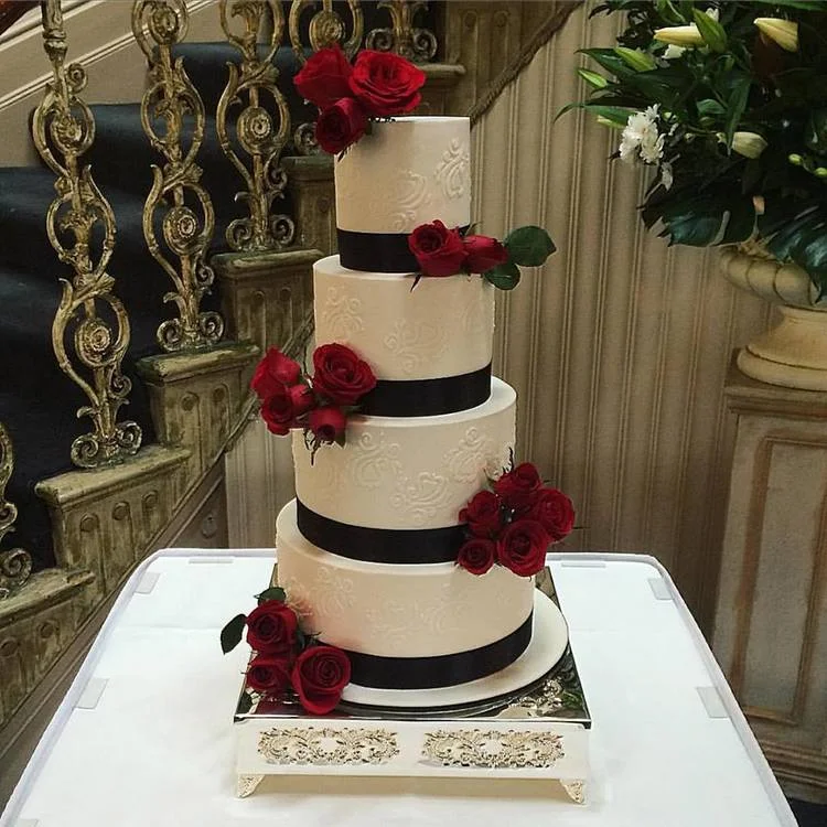 12"/10"/8"/6" Naked starts from: $640+GST Buttercream starts from: $660+GST Fondant starts from: $670+GST Tea & Coffee Serves: 260-270 Dessert Serves: 130-135