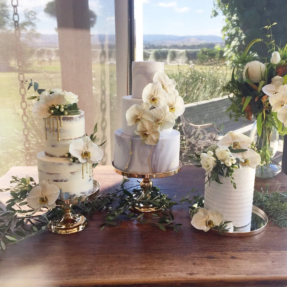 naked+gold+leaf+marble+drip+buttercream+wedding+cakes+melbourne.jpg