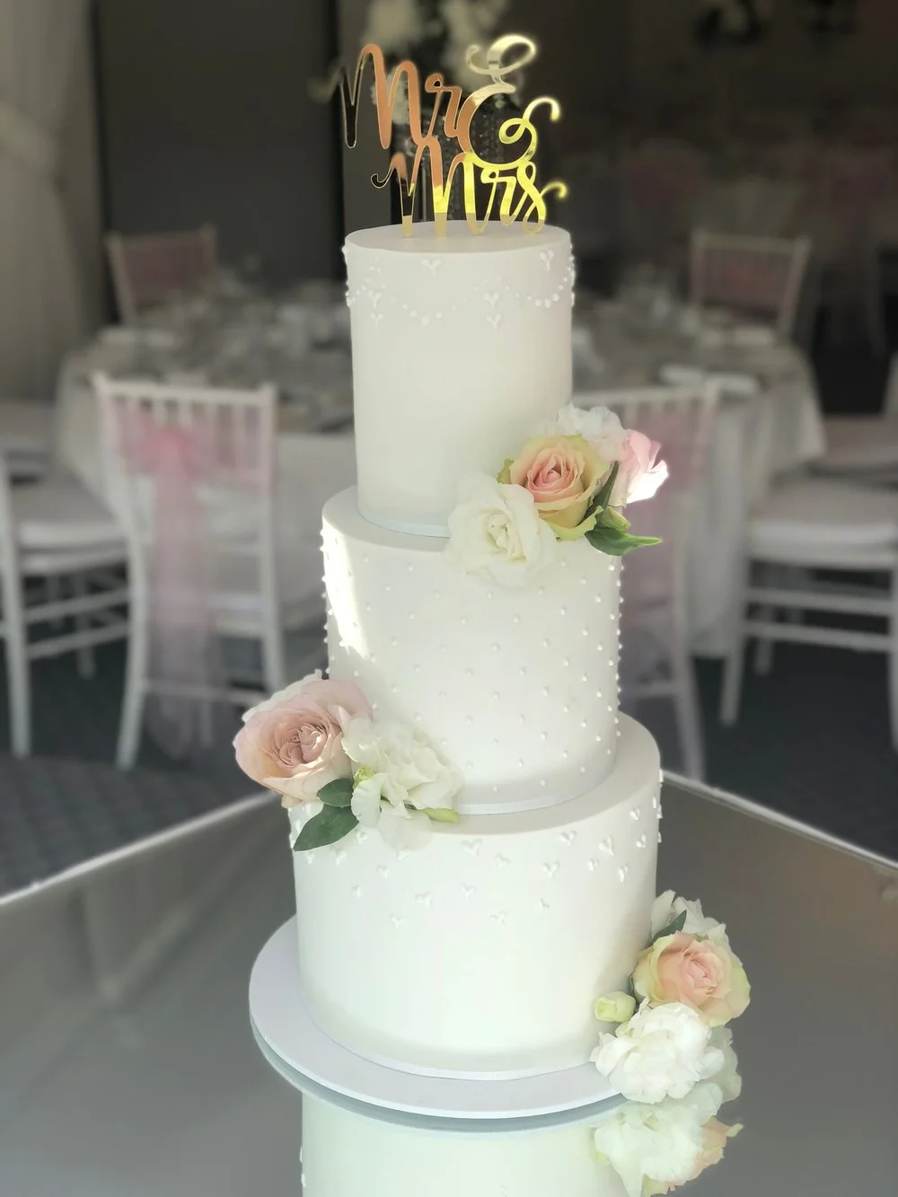wedding+cake+fresh+flowers+melbourne.jpg