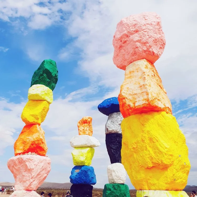 We visited the Seven Magic Mountains installation in Las Vegas. Very inspirational and a great way to get into holiday mode!