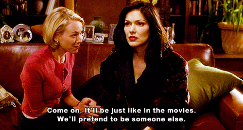 Betty (Naomi Watts) attempts to persuade Rita (Laura Elena Harring) to solve the case of the fateful car accident that caused her amnesia.