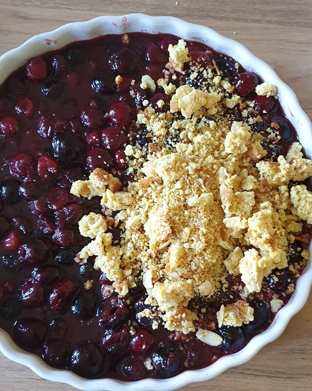 A crumble with a difference....
Cherries and a crumble topping made from dried almond cake. Plus I'm testing out recipes with essential oils from B..
In this recipe I added a drop of geranium oil, not bad but maybe a little to strong for the cherries