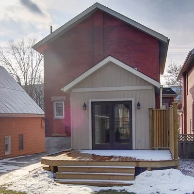 MAKE IT LOOK LIKE IT BELONGS You likely bought your home because you liked its characteristics, the neighbourhood and/or the investment potential. Expand on those characteristics when you consider building on an addition.