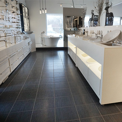 PUTTING TOGETHER A SHOWROOM A showroom demands the ultimate in both presentation and functionality . Ensuring products are properly displayed to highlight their distinct characteristics requires efficient use of space.