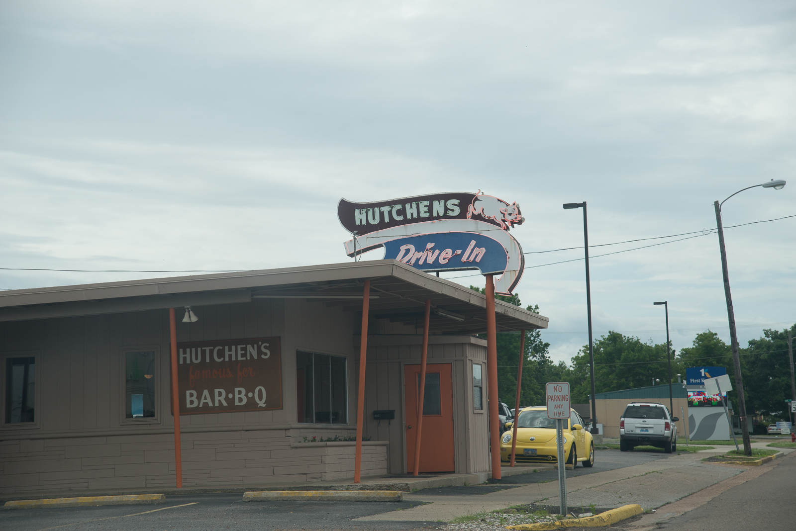 Hutchen's Drive In is DEEEELICIOUS! The bbq comes with the sauce on the side, the way it should be... Benton KY.