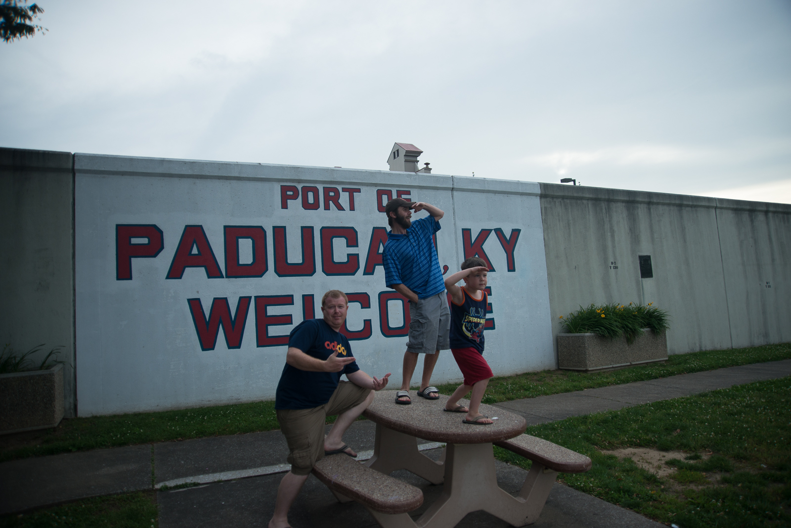 We got to hang out with good ole Uncle Dave! We had a blast laughing, telling stories and exploring the Paducah river shoreline.