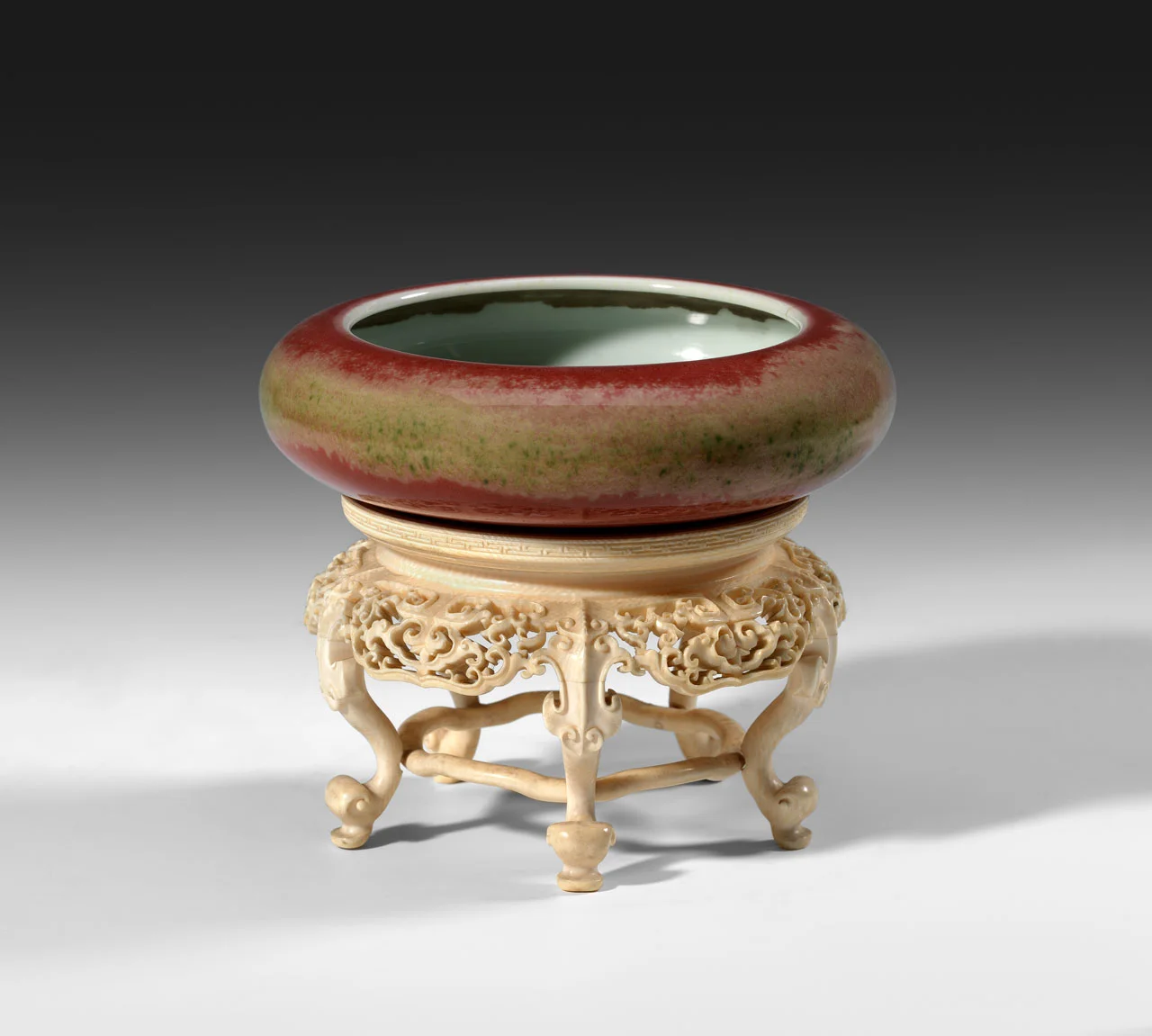 33-7-16_QingDynasty-CoupeOrWritersWaterDish_WithStand.jpg