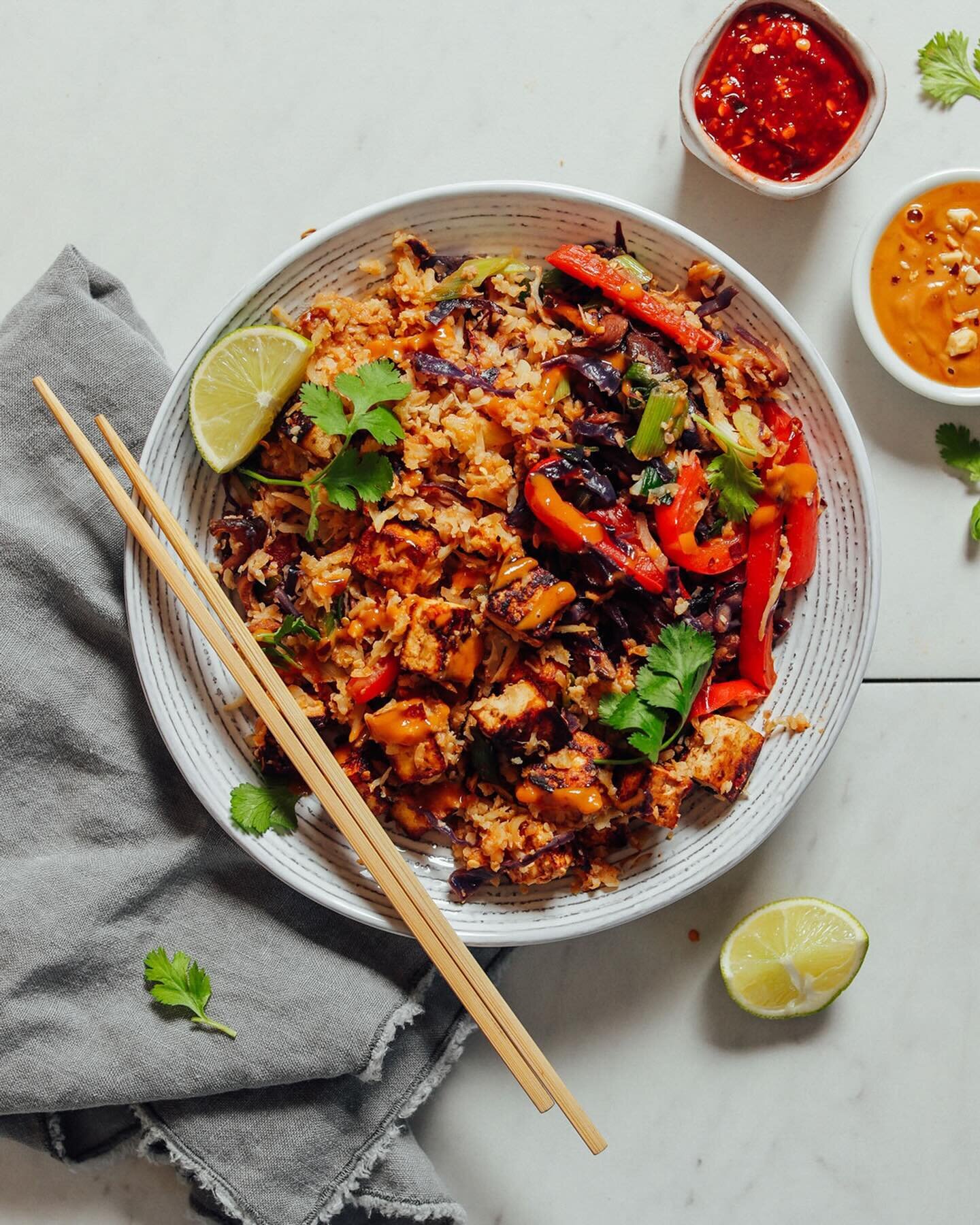 Here are three EASY gluten-free dinner ideas! 💙 Whether you have celiac disease, an intolerance, or are just looking for quick, crowd-pleasing options that incorporate more whole foods and contain LESS gluten, we&rsquo;ve got you covered. Bonus: The