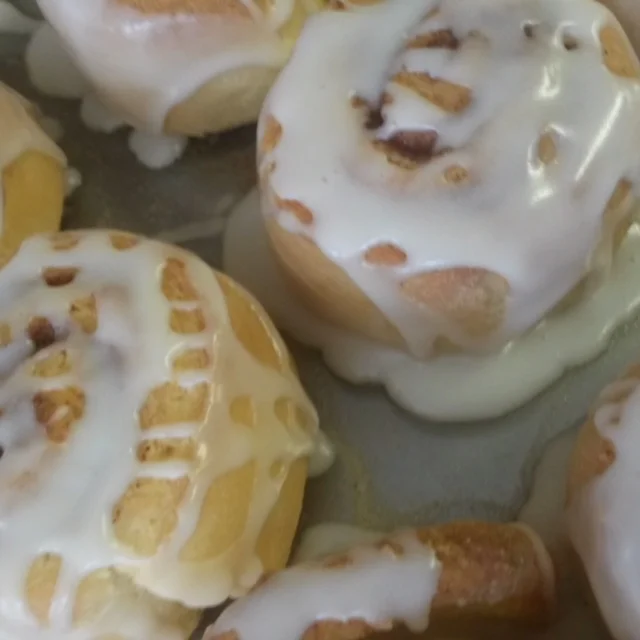 cinnamon buns.JPG