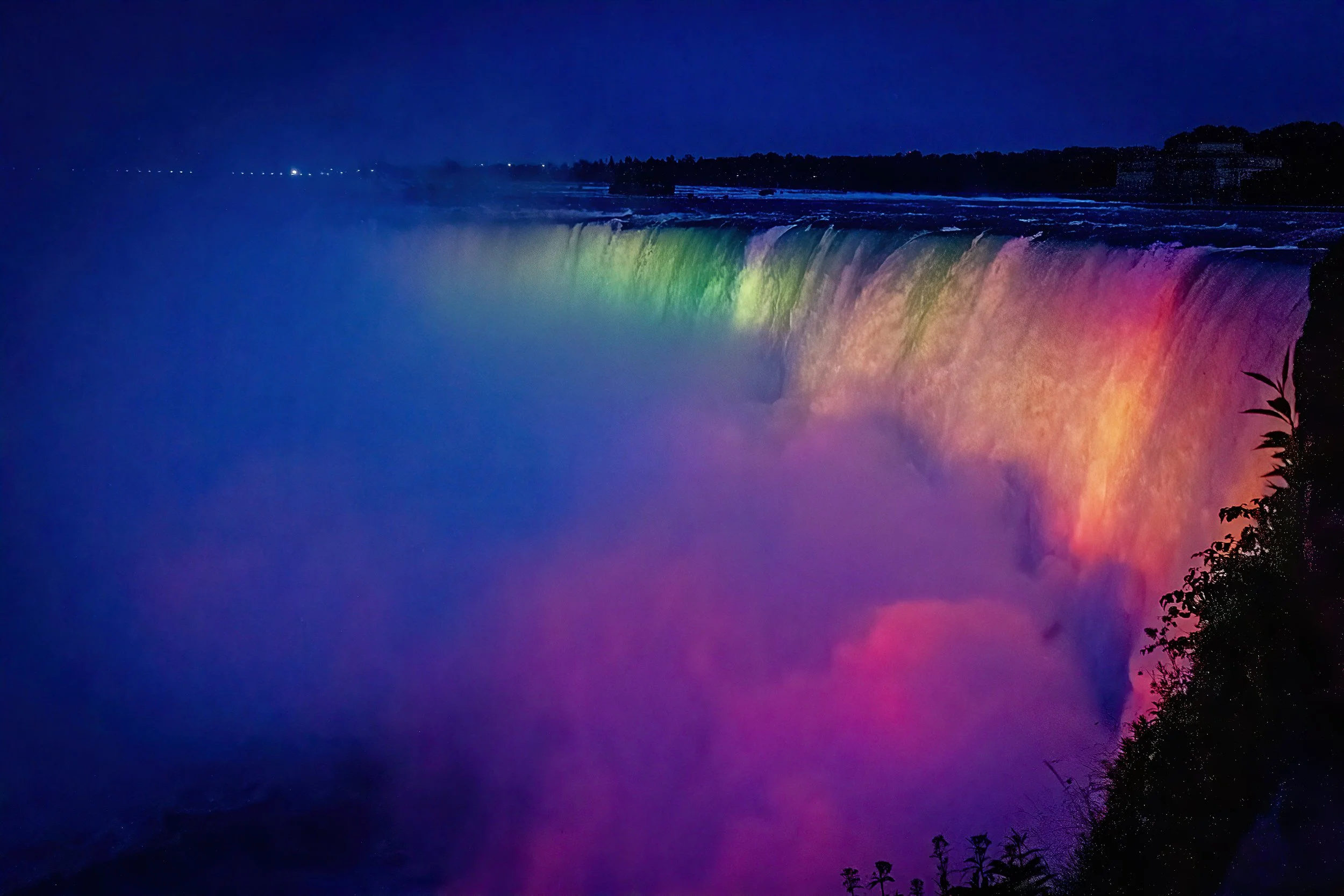 NiagaraFallsAtNight_8x12.jpg